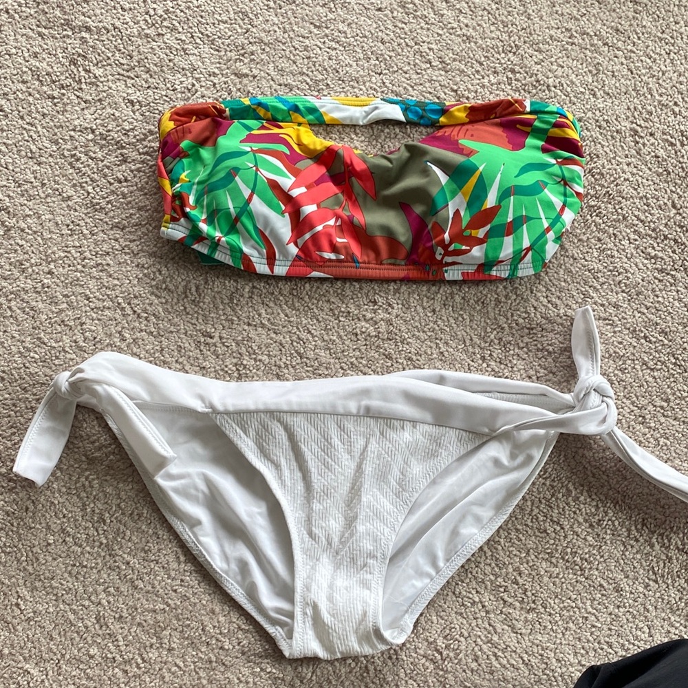 Tropical Print Bikini Top and White Bottoms la vie en rose and aerie size m